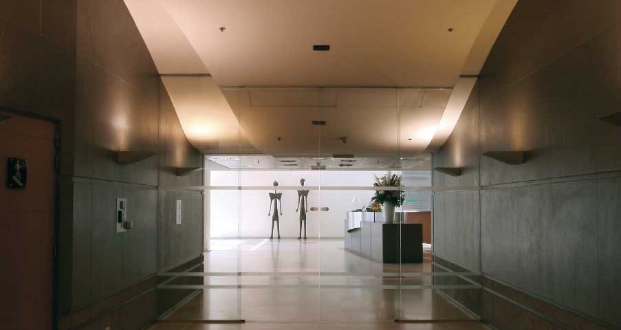 Automatische Schiebetür unsichtbarer Antrieb