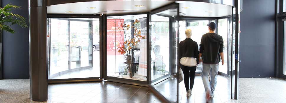 Automatische Karussel- bzw. Drehtüre