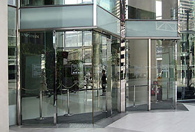 Automatische Winkel Schiebetüre als Geschäftseingang