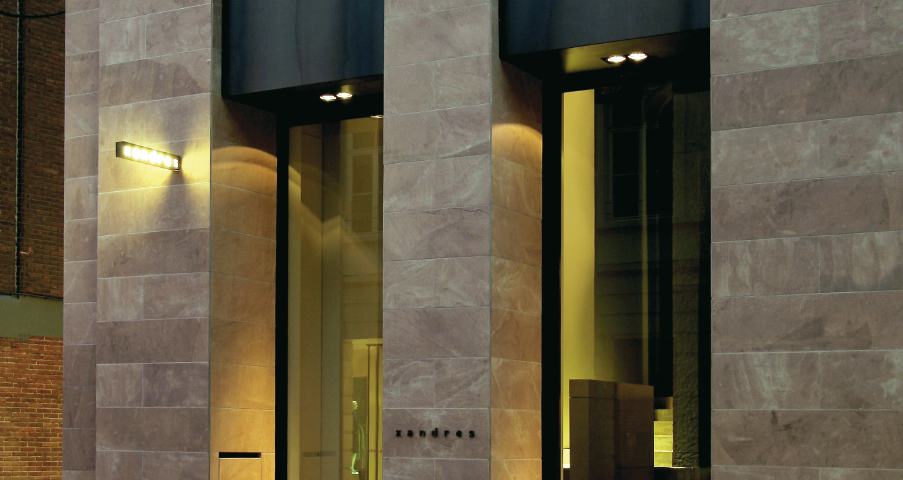 Automatische Schiebetür einer Boutique